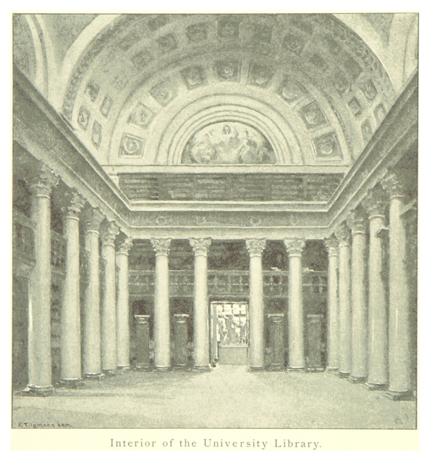 Innenraum einer prächtigen Universitätsbibliothek mit hohen Säulen und detaillierten Deckenentwürfen, mit Text am unteren Rand, der das Ästhetische ergänzt.