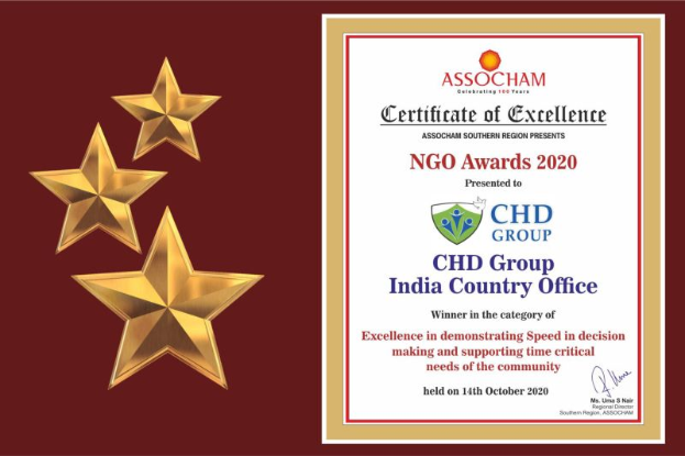 Auszeichnung für excellence für die NGO Awards 2020, drei Sterne links und rechts der Text "Chd Group India Country Office" und ein Schild-Logo mit einem zentralen Stern und einem Lorbeerkranz.