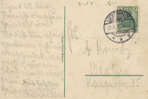Ein alter Umschlag mit einer Briefmarke, die an Berlin, Deutschland adressiert ist und einen Poststempel aus Luxemburg mit Datumsangaben von 1d bis 99d trägt.