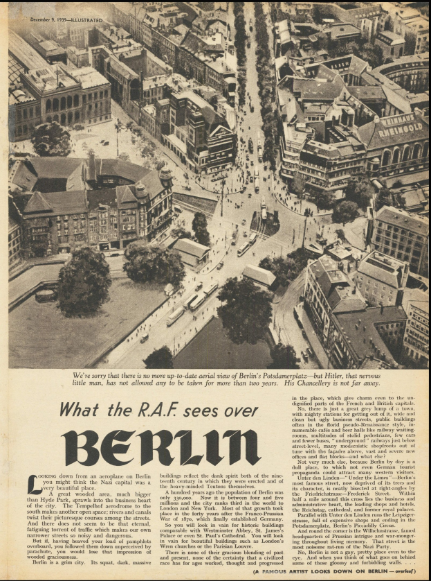 Schwarz-weiß-Fotografie eines alten Zeitungsartikels mit einer Stadtansicht, die Gebäude, Bäume und Fahrzeuge zeigt, sowie Text.
