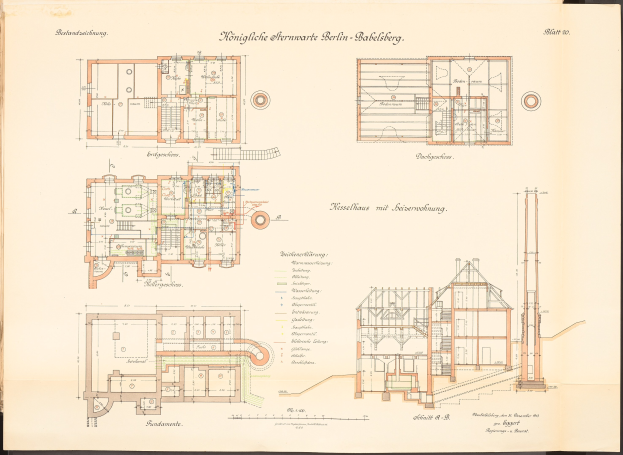 Altes Buch mit detaillierten Architekturplänen und Text, das die originale Zeichnung des Königliche Hermwerk Berlin-Baklberg-Gebäudes zeigt.